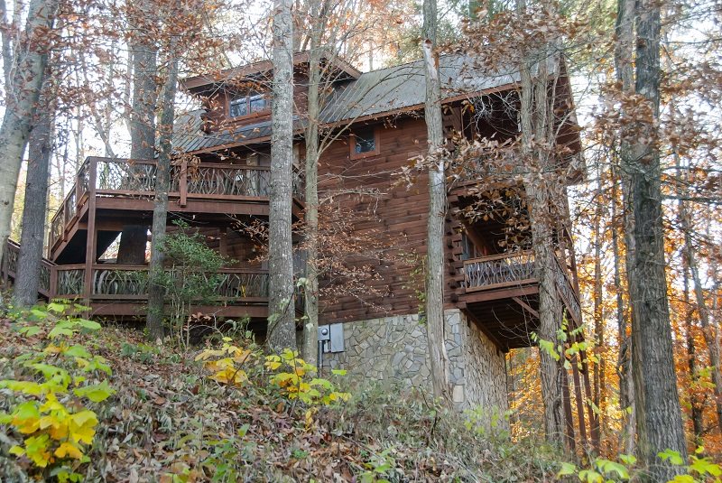 Hill-top Log Cabin Rental Overlooking Bryson City NC