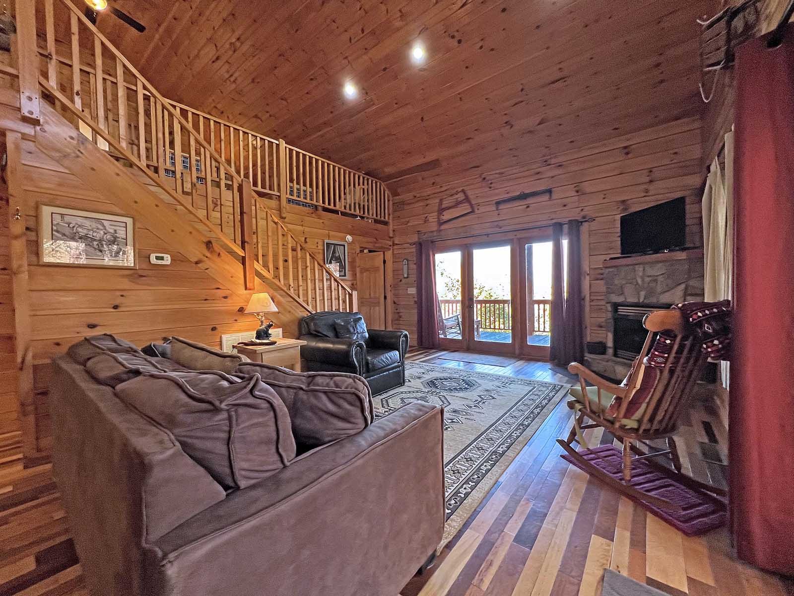 Two Bedroom Log Cabin Near Cherokee NC with Hot Tub