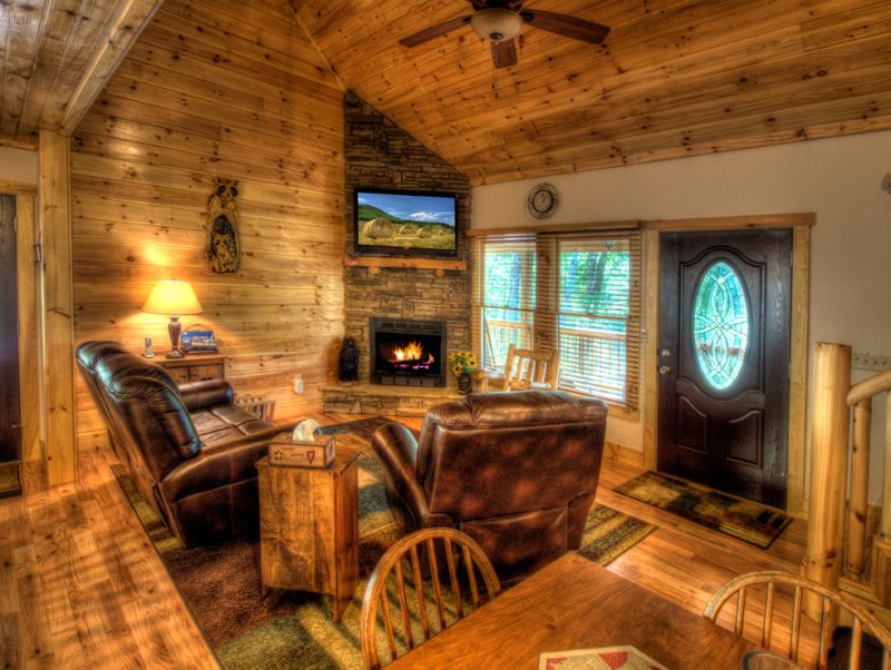 Log Cabin Vacation Rental Near Great Smoky Mountains Railroad In