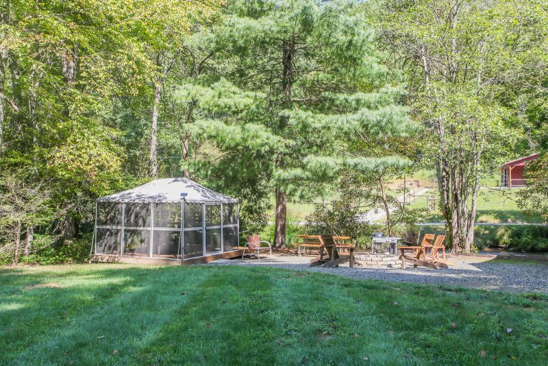 Creekside Cabin Rental | Smoky Mountains | Bryson City NC