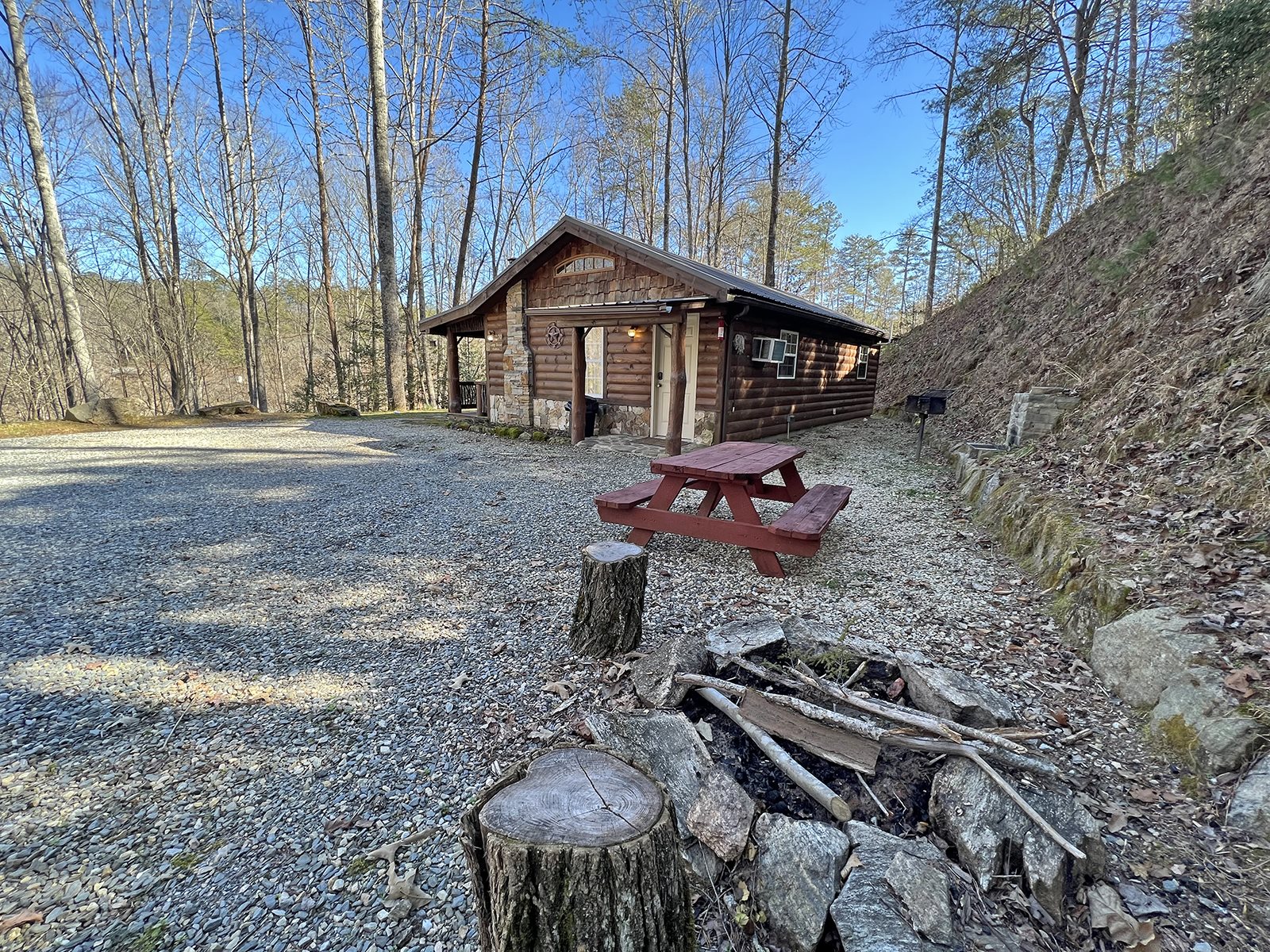 Romantic Log Cabin Rental Near Harrah's Casino in Cherokee NC