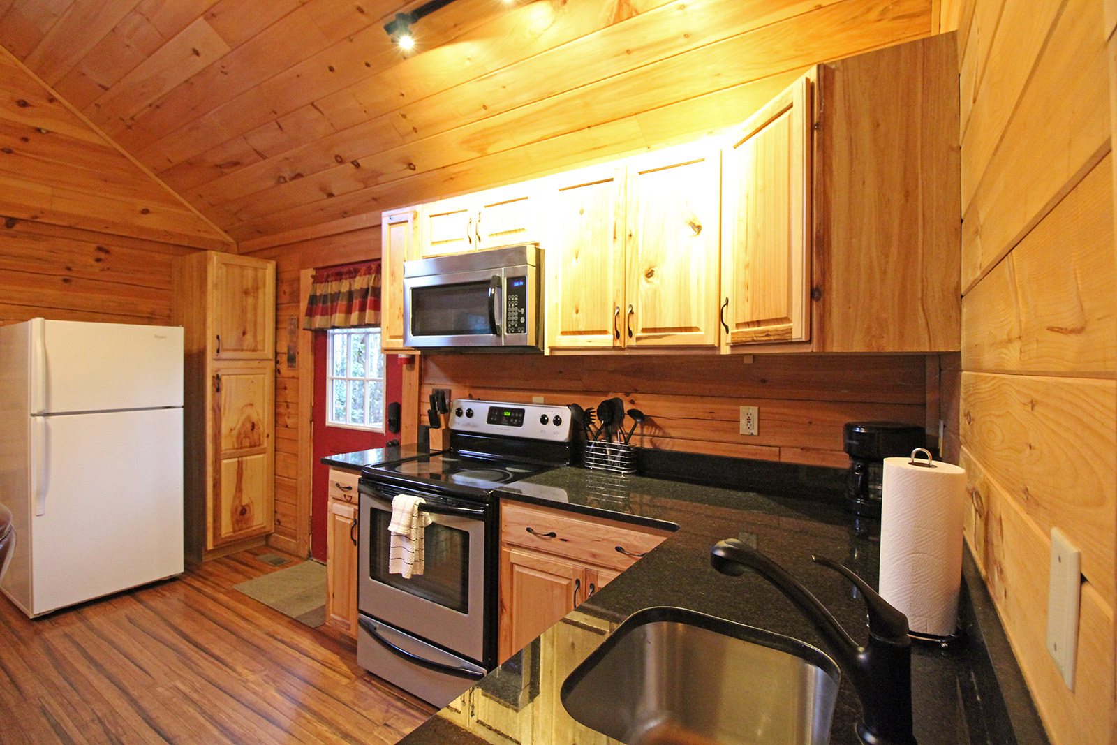 Affordable Log Cabin Rental near Bryson City and Cherokee