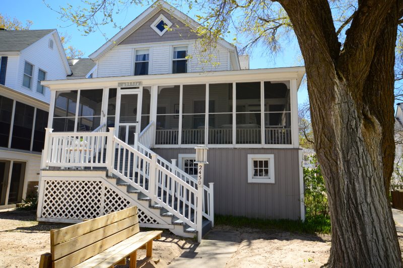 Odessa Cottage Macatawa Mi Vacation Rental