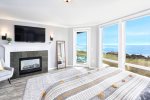 NEW PHOTO Thundering Sea, Oceansuite Master King Bedroom with Patio Access
