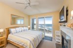 Surf Song, Oceansuite Master King Bedroom