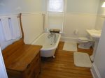 2nd floor bathroom