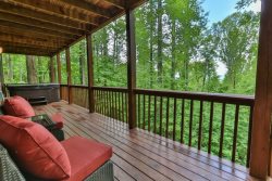 Breezy Bear Cabin- Located in the gated community of Walnut Mtn