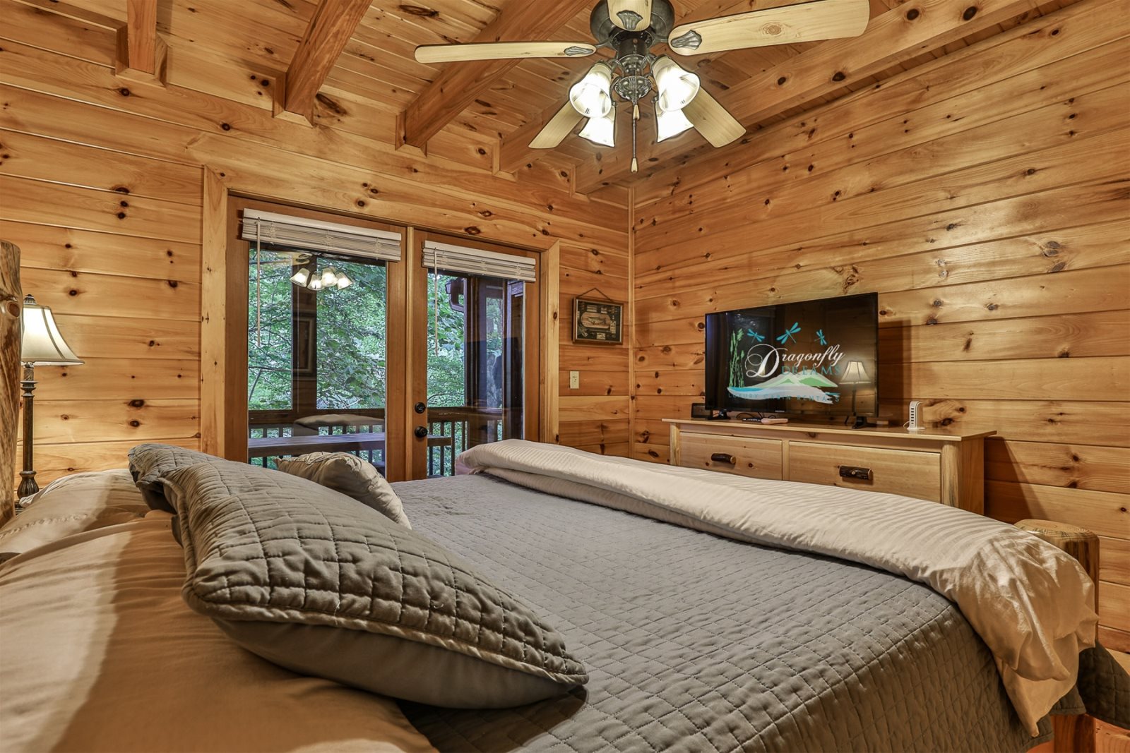 4 Bedroom Ultimate Vacation Cabin l Dragonfly Dreams/ Riverfront Rentals Ellijay/ Vacation