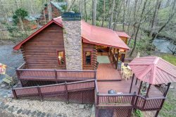 Cozy Creekside Cabin on Boardtown Creek- Creekfront home minutes from Ellijay & Blue Ridge