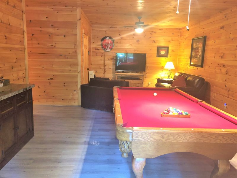 Snuggled Inn Is A Luxury Blue Ridge Cabin Rental Convenient To