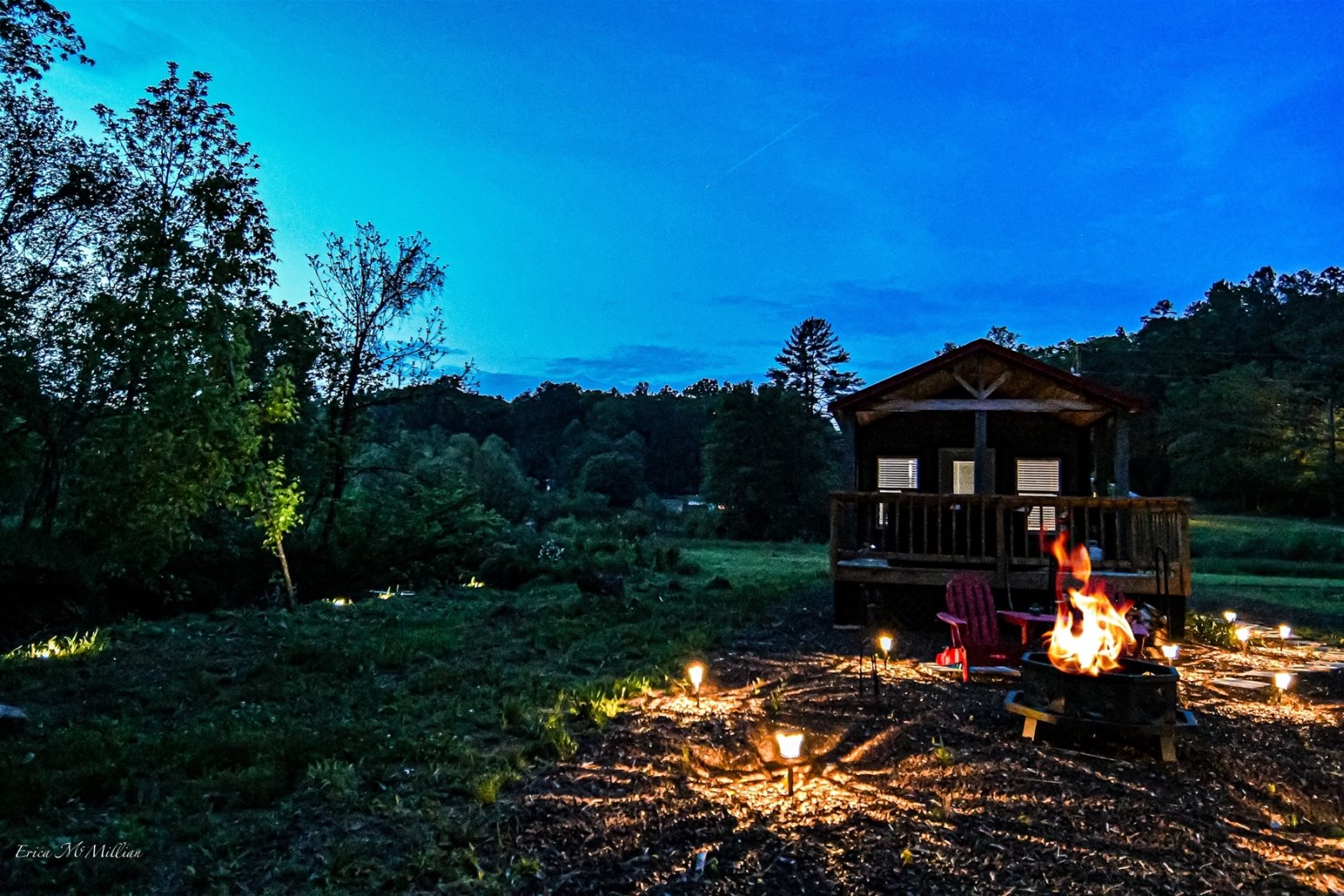 Caney Creek Luxury Creekfront, Tiny Cabin Hot Tub, Wifi, Firepit