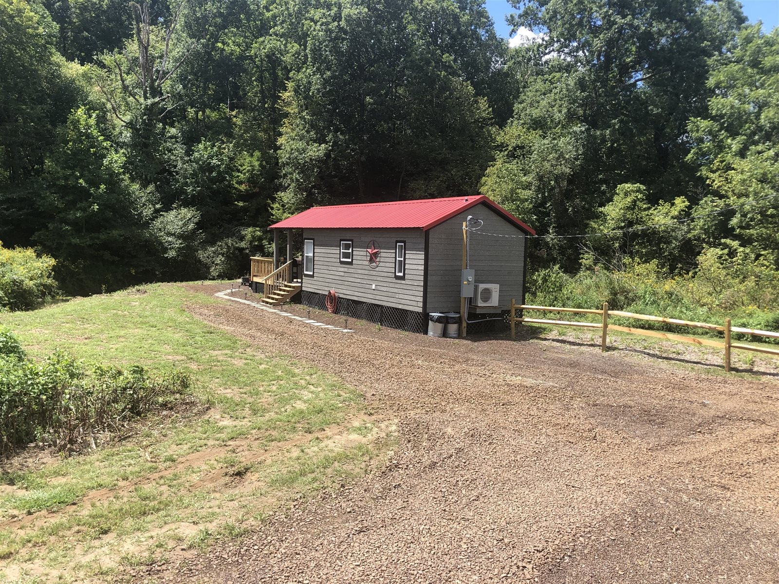 Caney Creek Luxury Creekfront, Tiny Cabin Hot Tub, Wifi, Firepit