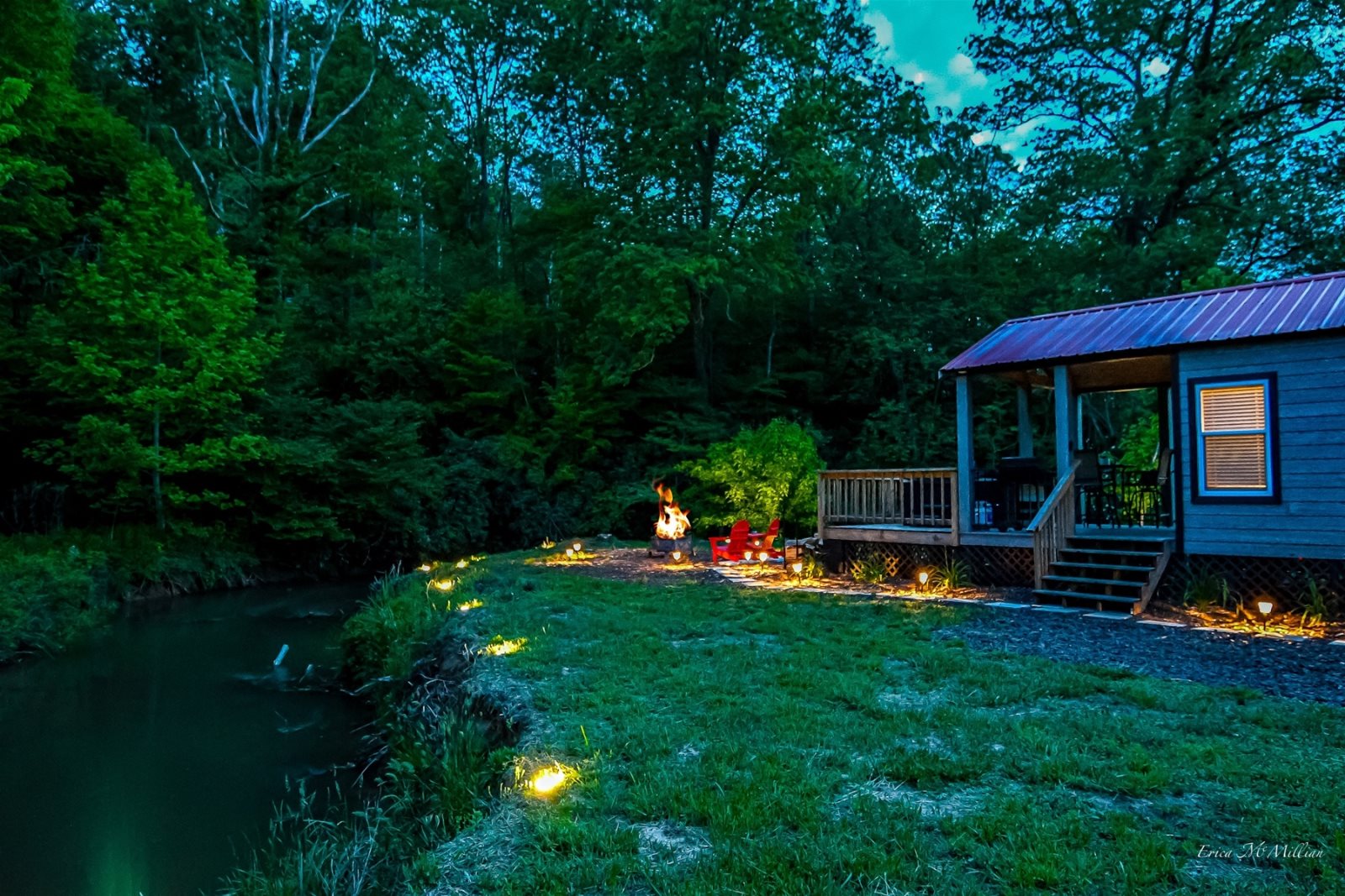 Caney Creek Luxury Creekfront, Tiny Cabin Hot Tub, Wifi, Firepit