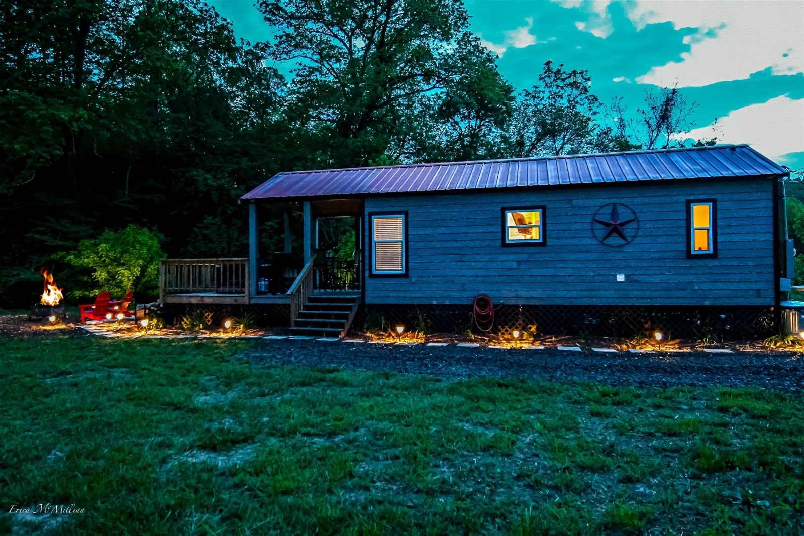 Caney Creek Luxury Creekfront, Tiny Cabin Hot Tub, Wifi, Firepit