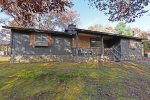 Campfire Creek Cottage -Hot Tub-wifi-firepit and outdoor fireplace-Toccoa river access