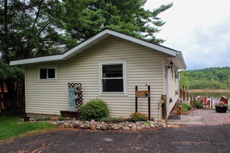 Sand County Bird House Cottage Wi