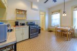 Kitchen/Dining area