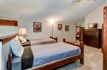 Bedroom with twin beds