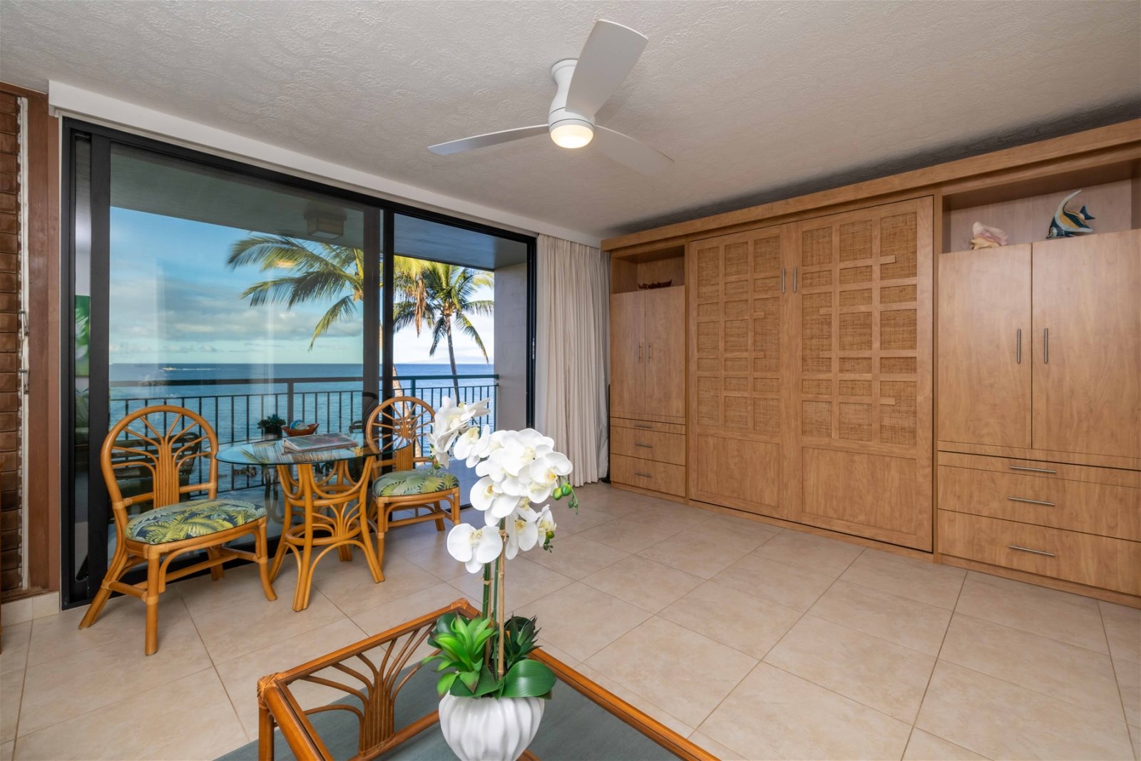 Punahoa Beach Apts AOAO Outstanding Views 304 Punahoa Beach