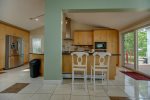 Eat-in bar in Kitchen