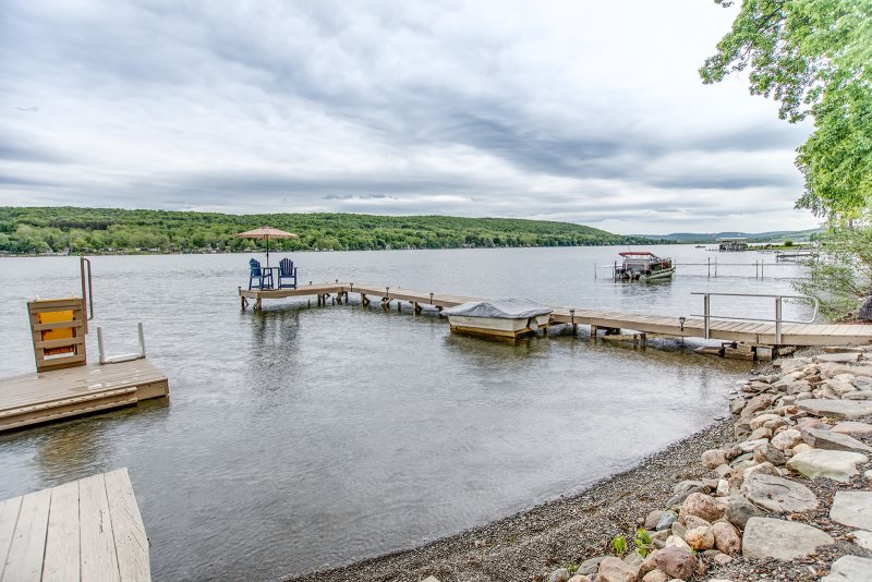 Lakeside Getaway Lake Vacation Rental FLX Cottages