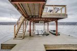Lower level of the dock with whip systems for tying boats