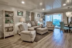 Stylish Heron Walk Condo, Bay Views! Includes Golf Cart, Pool & Beach Access!