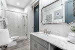 Large shared en-suite to bunk room
