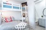 3rd floor Twin over queen bunk with en-suite