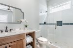 3rd Floor King Room Single Vanity Bathroom