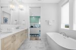 3rd Floor King Room Private En-Suite with Large Soaking Tub and Walk-in Shower
