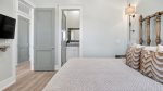 King Bedroom with En-Suite, Street View