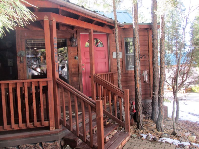 Smith's Saddlebag CabinWhite Mountain Vacation Village SHOW LOW