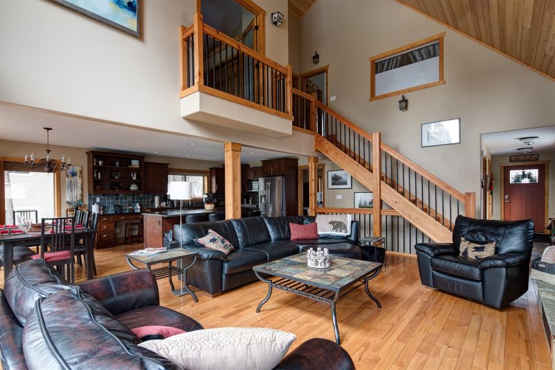 Three Bears Cabin Vacation Rental Invermere Lake Windermere