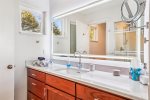 bathroom suite with 2nd primary bedroom at Oak Street House