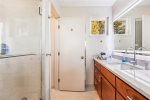 bathroom suite with 2nd primary bedroom at Oak Street House