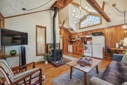 The Harrison Inn * Artist's Cottage - New Listing!