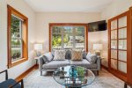 Living room at Puffin`s on Larch