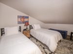 Loft Bedroom W/Two Twin Beds 