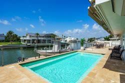 Twin Oaks - Wonderful Key Allegro Canal Home - Private Pool and Kayaks! 