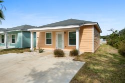 Castaway in this stunning 2 bed 1 bath cottage ~