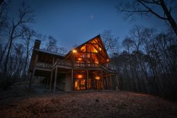 Golden Oaks - Gorgeous Luxury Log Home 