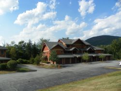 Beautiful Three Bedroom Condo at South Peak of Loon Mountain with deck over looking river