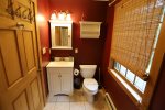Upstairs Bath in Private Vacation in the White Mountain