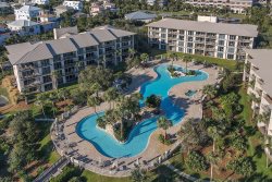 Beautiful-Ground Floor Unit- Community Pool -Complimentary Beach Chairs- The Coral Cabana at High Pointe Resort