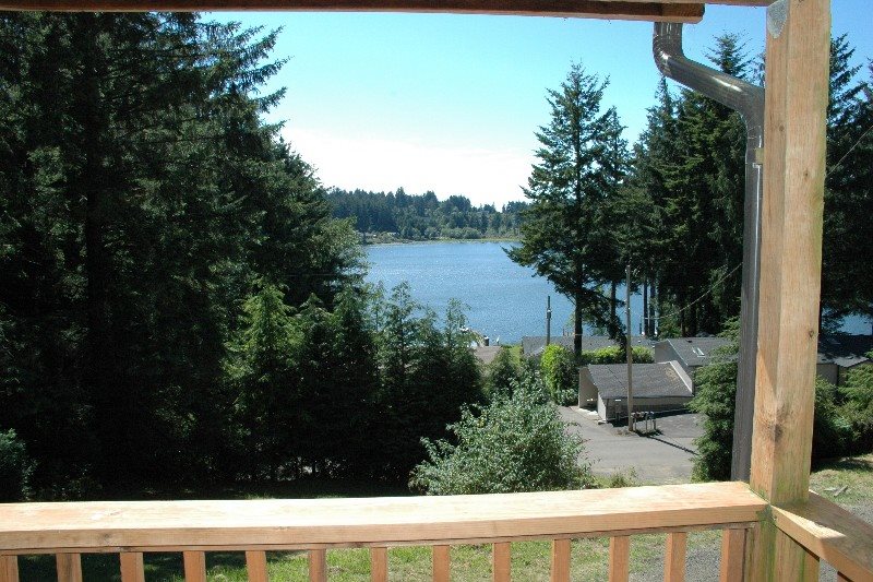 Coastal Property Management Deerhart Lake House And Garden Suite