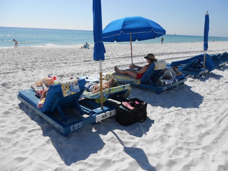 Simple Beach Chair Setup for Simple Design