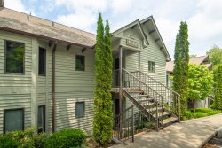 Blue Ridge 2: Beautiful Chetola 2 BR/2BA unit in peaceful private setting 