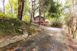 Easy and private driveway access