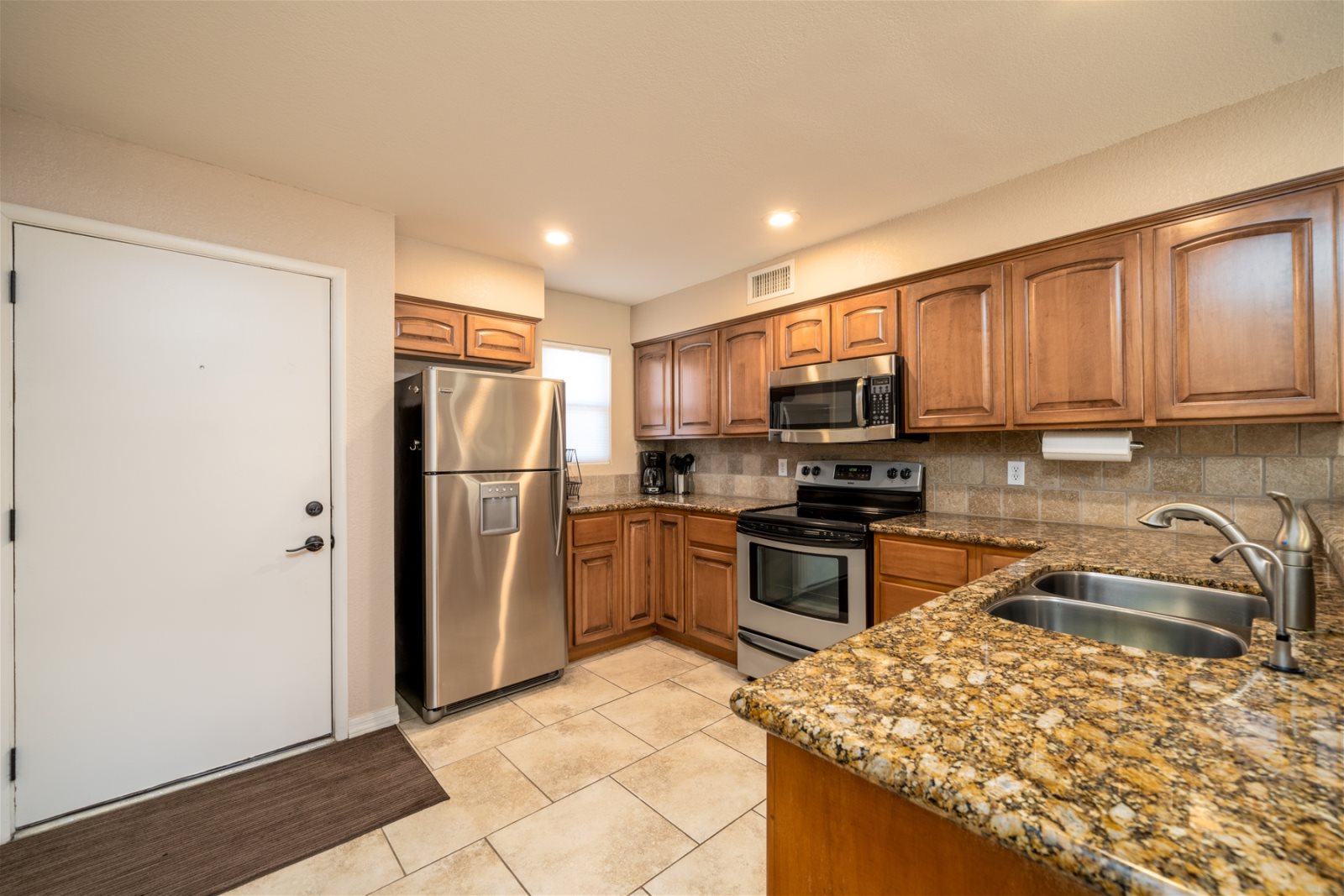 XANADU CONDO 2 BEDROOM 2 BATH CONDO PRIVATE POOL DOWNTOWN